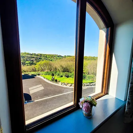 Hazel View 아파트